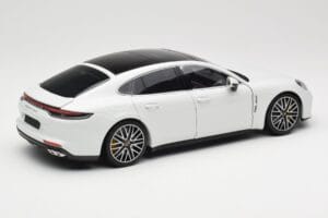 Porsche Panamera 971 Turbo S Wit Metallic Minichamps 1:18 113061074 Metaal — afbeelding 3 van 8