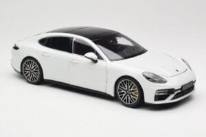 Porsche Panamera 971 Turbo S Wit Metallic Minichamps 1:18 113061074 Metaal — afbeelding 6 van 8