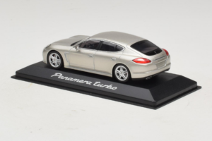 Porsche Panamera 970 Turbo Zilver Minichamps 1:43 WAP02000519 Metaal — afbeelding 3 van 5
