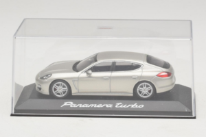 Porsche Panamera 970 Turbo Zilver Minichamps 1:43 WAP02000519 Metaal — afbeelding 4 van 5