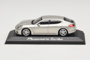 Porsche Panamera 970 Turbo Zilver Minichamps 1:43 WAP02000519 Metaal