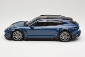 Porsche Taycan J1 Turbo S Cross Turismo Blauw Minichamps 1:18 155069301 Metaal — afbeelding 3 van 6