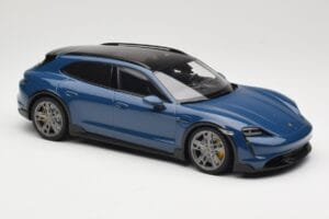 Porsche Taycan J1 Turbo S Cross Turismo Blauw Minichamps 1:18 155069301 Metaal — afbeelding 4 van 6
