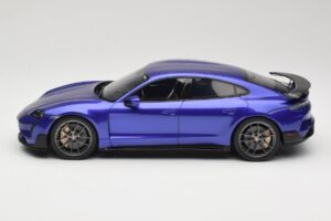 Porsche Taycan J1 Turbo GT Purple Sky Metallic GT Spirit 1:18 GT520 Hars — afbeelding 3 van 6
