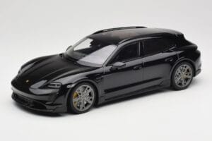 Porsche Taycan J1 Turbo S Cross Turismo Zwart Minichamps 1:18 155069300 Metaal