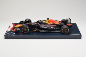 Red Bull Racing RB18 #1 M. Verstappen Winner Austin GP 2022 Minichamps 1:18 113222901 Metaal