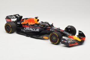 Red Bull Racing RB18 #1 M. Verstappen Winner Miami GP 2022 Minichamps 1:18 110220501 Metaal — afbeelding 4 van 6