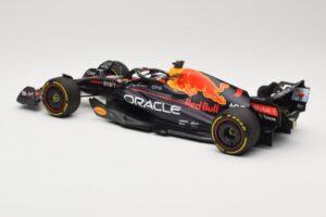 Red Bull Racing RB18 #1 M. Verstappen Winner Miami GP 2022 Minichamps 1:18 110220501 Metaal — afbeelding 5 van 6