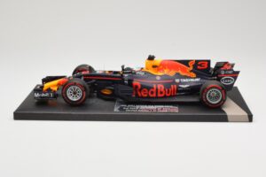 Red Bull Racing Tag Heuer RB13 #3 D. Ricciardo 3rd Place Malaysian GP 2017 Minichamps 1:18 117171503 Metaal