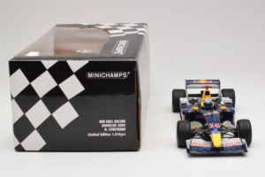 Red Bull RB1 Cosworth #14 D. Coulthard Red Bull Racing Showcar 2005 Minichamps 1:18 100050014 Metaal — afbeelding 6 van 6