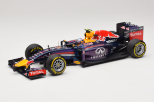 Red Bull RB10 Renault #3 D. Ricciardo Infiniti Red Bull Racing Showcar 2014 Minichamps 1:18 110140003 Metaal