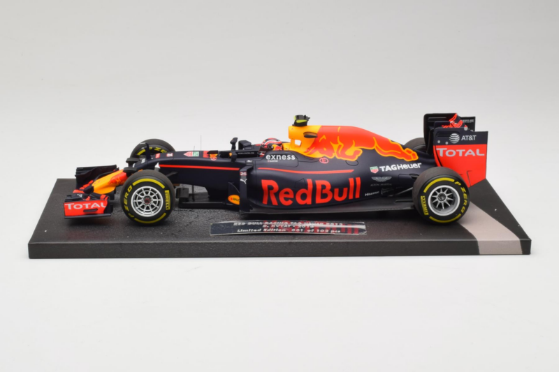 Red Bull RB12 Tag Heuer #26 D. Kvyat Red Bull Racing Showcar 2016 Minichamps 1:18 117160026 Hars
