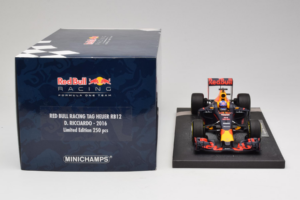 Red Bull RB12 Tag Heuer #3 D. Ricciardo Red Bull Racing Showcar 2016 Minichamps 1:18 117160003 Hars — afbeelding 6 van 7