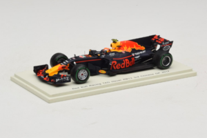 Red Bull RB13 Tag Heuer #33 M. Verstappen 3rd Chinese Grand Prix 2017 Spark 1:43 S5037 Hars — afbeelding 2 van 4