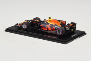 Red Bull RB13 Tag Heuer #33 M. Verstappen Belgian Grand Prix 2017 Spark 1:43 AM33SP8 Hars — afbeelding 3 van 4