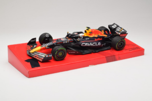 Red Bull RB18 #1 M. Verstappen Oracle Red Bull Racing Japanese Grand Prix Winner World Champion 2022 Minichamps 1:18 11322280 — afbeelding 2 van 7