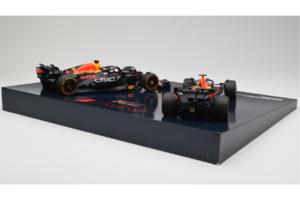 Red Bull RB19 Honda RBPT #1 M. Verstappen Oracle Red Bull Racing Qatar Grand Prix World Champion 2023 Minichamps 1:18 1122318 — afbeelding 5 van 6