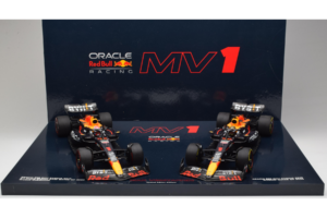 Red Bull RB19 Honda RBPT #1 M. Verstappen Oracle Red Bull Racing Qatar Grand Prix World Champion 2023 Minichamps 1:18 1122318 — afbeelding 6 van 6