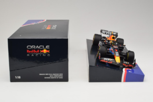 Red Bull RB19 #1 M. Verstappen Oracle Red Bull Racing United States Grand Prix Winner World Champion 2023 Minichamps 1:18 113 — afbeelding 6 van 7