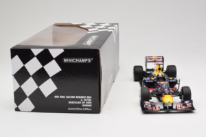 Red Bull RB6 Renault #5 S. Vettel Red Bull Racing Brazilian Grand Prix Winner 2010 Minichamps 1:18 110100205 Metaal — afbeelding 7 van 7