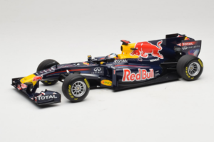 Red Bull RB7 Renault #1 S. Vettel Red Bull Racing Showcar 2011 Minichamps 1:18 110110071-1 Metaal