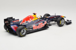 Red Bull RB7 Renault #1 S. Vettel Red Bull Racing World Champion 2011 Minichamps 1:18 110110001 Metaal — afbeelding 2 van 6