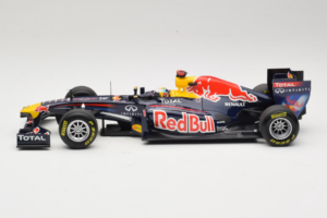 Red Bull RB7 Renault #1 S. Vettel Red Bull Racing World Champion 2011 Minichamps 1:18 110110001 Metaal — afbeelding 3 van 6