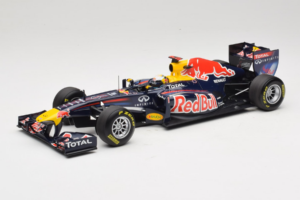 Red Bull RB7 Renault #1 S. Vettel Red Bull Racing World Champion 2011 Minichamps 1:18 110110001 Metaal
