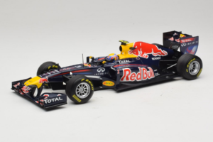 Red Bull RB7 Renault #2 M. Webber Red Bull Racing Showcar 2011 Minichamps 1:18 110110002 Metaal