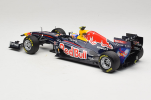 Red Bull RB7 Renault #2 M. Webber Red Bull Racing Showcar 2011 Minichamps 1:18 110110002 Metaal — afbeelding 5 van 7