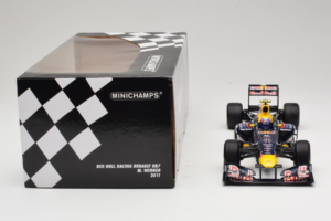 Red Bull RB7 Renault #2 M. Webber Red Bull Racing Showcar 2011 Minichamps 1:18 110110002 Metaal — afbeelding 7 van 7