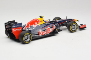 Red Bull RB8 Renault #2 M. Webber Red Bull Racing Showcar 2012 Minichamps 1:18 110120072 Metaal — afbeelding 2 van 7