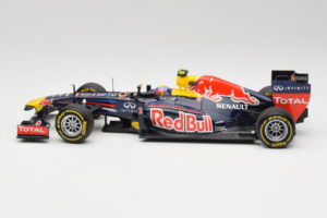 Red Bull RB8 Renault #2 M. Webber Red Bull Racing Showcar 2012 Minichamps 1:18 110120072 Metaal — afbeelding 3 van 7