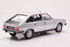 Renault 30 TX Zilver Norev 1:18 185272 Metaal — afbeelding 3 van 8