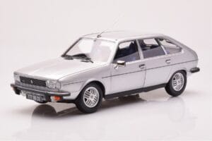 Renault 30 TX Zilver Norev 1:18 185272 Metaal