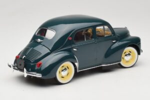 Renault 4CV Groen Solido 1:18 8047 Metaal — afbeelding 2 van 6