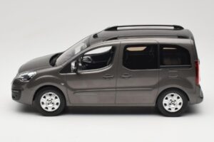 Renault Juvaquatre Break 300 kg Ivoor Norev 1:18 185260 Metaal — afbeelding 3 van 6