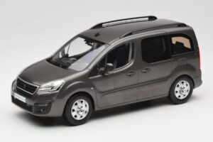 Renault Juvaquatre Break 300 kg Ivoor Norev 1:18 185260 Metaal