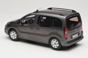 Renault Juvaquatre Break 300 kg Ivoor Norev 1:18 185260 Metaal — afbeelding 5 van 6