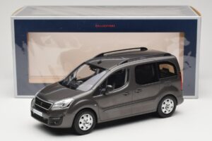 Renault Juvaquatre Break 300 kg Ivoor Norev 1:18 185260 Metaal — afbeelding 6 van 6