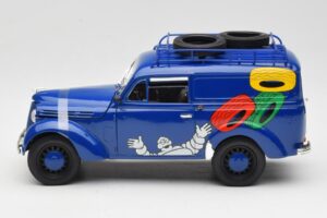 Renault Juvaquatre Michelin Blue Solido 1:18 82008 Metaal — afbeelding 4 van 8