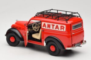 Renault Juvaquatre Utilitaire Rood Solido 1:18 8424 Metaal — afbeelding 5 van 8