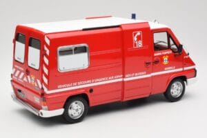 Renault Master T30 VSAB Brandweer Rood Otto 1:18 OT1107 Hars — afbeelding 2 van 6