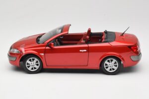 Renault Megane Mk1 CC Rood Solido 1:18 8152 Metaal — afbeelding 4 van 8