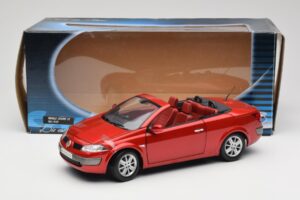 Renault Megane Mk1 CC Rood Solido 1:18 8152 Metaal — afbeelding 8 van 8
