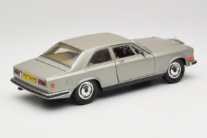 Rolls-Royce Camargue Zilver Diamond Edition Bburago 1:18 3001-M3 Metaal — afbeelding 3 van 8