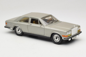 Rolls-Royce Camargue Zilver Diamond Edition Bburago 1:18 3001-M3 Metaal — afbeelding 6 van 8