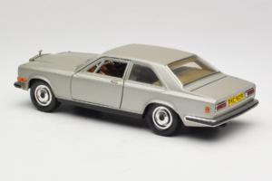 Rolls-Royce Camargue Zilver Diamond Edition Bburago 1:18 3001-M3 Metaal — afbeelding 7 van 8