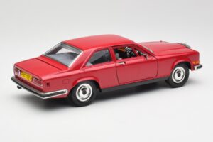 Rolls-Royce Camargue Rood Bburago 1:22 3001 Metaal — afbeelding 3 van 8