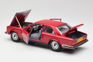 Rolls-Royce Camargue Rood Bburago 1:22 3001 Metaal — afbeelding 5 van 8